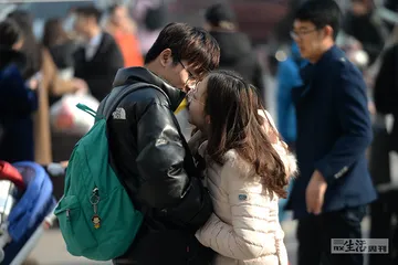 “00后”大学生的社交难题：不躬身入局1