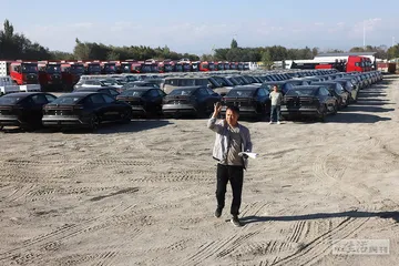 去霍尔果斯“淘金”：千里送车的故事7