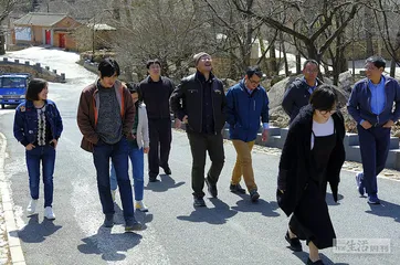 摄影机与“苏格拉底”：跟拍陈嘉映900小时2