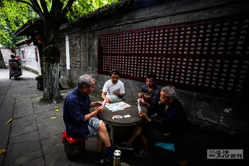 现实在极度鲜活和极度虚无之间2