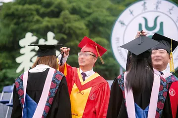 11名学生的125页文件1