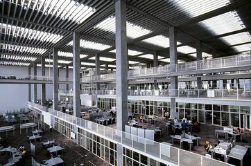 “任何我设计的建筑都是向外开放的”1