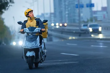 中产小区的岗亭外：愤怒的临界点