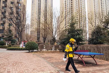 中产小区的岗亭外：愤怒的临界点2