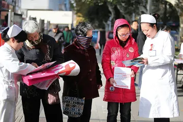 艾滋病老年患者：说不出口的性与伤痕1