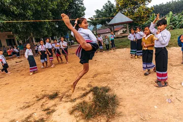 翻越“土匪山”：卡车司机的中老跨境之旅6