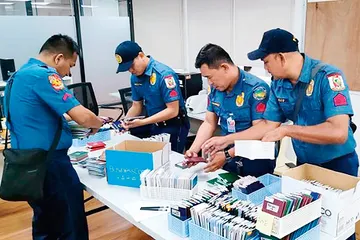 菲律宾博彩漩涡：一份学校推荐的危险工作1
