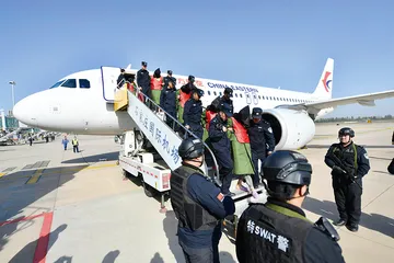 菲律宾博彩漩涡：一份学校推荐的危险工作2
