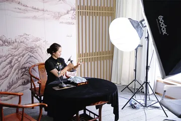 瑞丽苏醒：“疯狂的石头”归来5