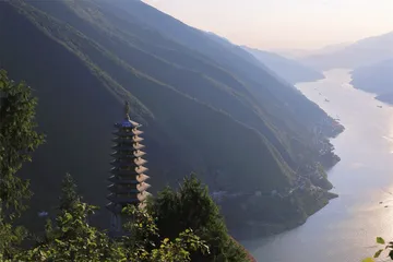 青莲：由胡入汉
