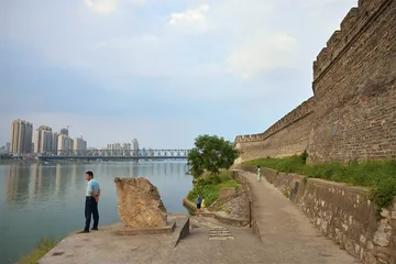 酒隐安陆：何意栖碧山9