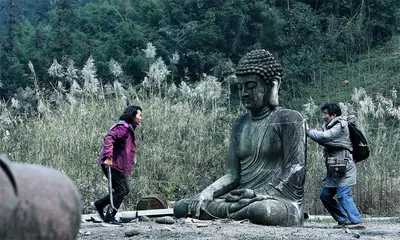 王一通：“荒诞就是把世间万物都打上书名号的过程”