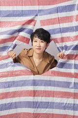 张踩铃：异国两年，伴侣的意义是“托底”