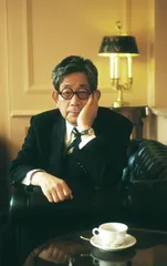 大江健三郎与他所看到的地平线