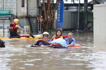 初夏暴雨：村庄与村民