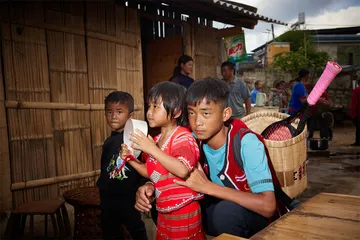 背背篓的网球冠军：佤族少年出大山记1
