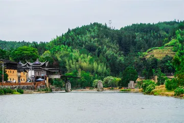 最长木廊桥被烧毁之后