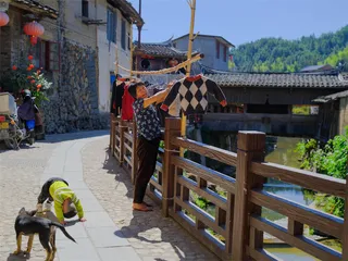 最长木廊桥被烧毁之后7