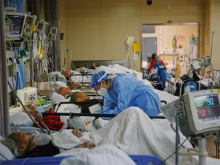 重症高峰下的北京急诊室2