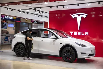 特斯拉股价为什么跌得这么惨？0