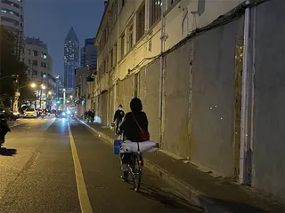 stooping一族，街边“拾荒”1