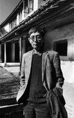 《必有人重写爱情》：走路、跳舞，或“重写爱情”