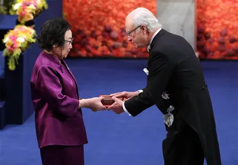 屠呦呦：青蒿制药，挽救百万疟疾患者