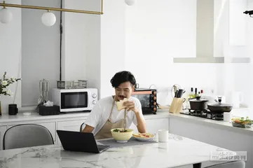 我不是又长肉了吧