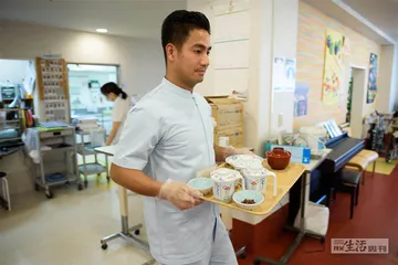 日本养老介护：少子化下的人力资源大考