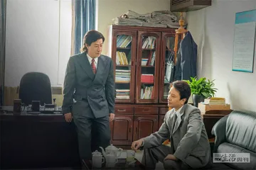 孙之鸿：水自流，是谁？2