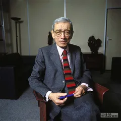 “女武士”奥尔布赖特：“冷战”的记忆迷宫4