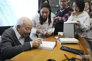钱理群：疫情时代，为何回到鲁迅？
