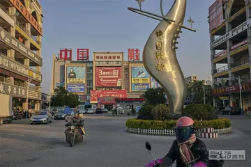 德尔惠：淹没于浪潮中