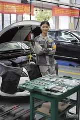 深二职：技能大赛与普惠教育