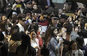 顶流的坠落：吴亦凡和身后的“梅格妮”