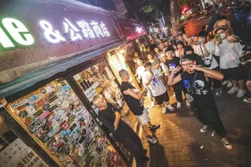 影像 | 有了“朋友圈”，还需要真实的街区生活吗？10
