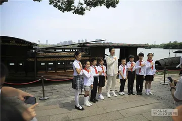 上海：红日出东方
