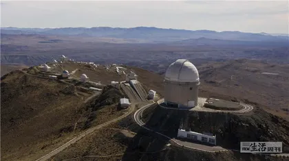 我们把银河系中心的黑洞作为一个实验室1