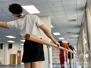 控制与自由：舞者的身体探索1