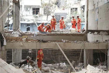 十堰爆炸：河道上的城市发展与隐患