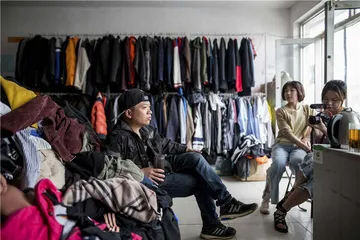 小海：一个车间工人的诗意和失意