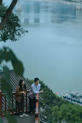 黄桷树下有家咖啡馆