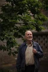 扎加耶夫斯基：在残损的世界，捍卫诗的热情