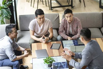 基金经理：作为猎人还是农夫?