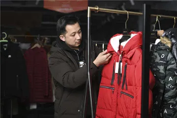 亚马逊奇遇记：爆款羽绒服背后的中国身影4