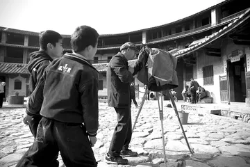 李天炳：山村摄影师的63年4