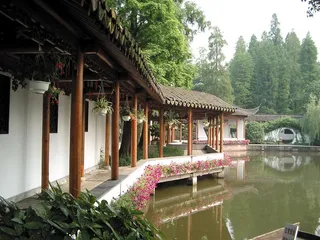 西湖边的老建筑