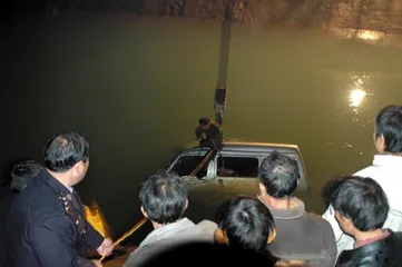 湖南祁阳校车车祸谁之过？1