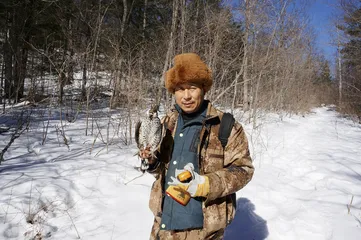 老爷岭里数脚印