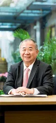 港城大校长，满世界“三顾茅庐”